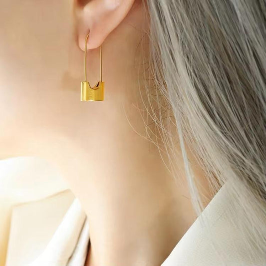 MInimal Luxe Drop Earrings